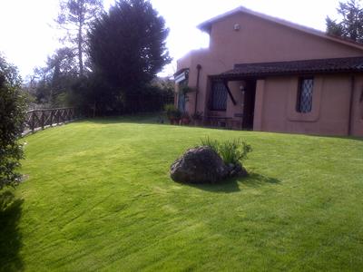 Garlenda, lussuosa  villa semi indipendente nel prestigioso comprensorio del golf.