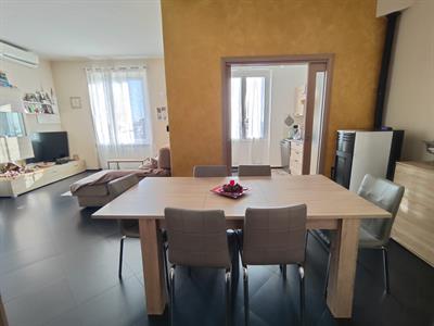 Albenga, plurilocale ristrutturato a nuovo, terreno.