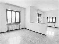 Albenga,  100 mt. dalla passeggiata mare, quadrilocale in vendita.