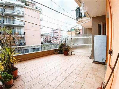 Albenga, 350 Mt dal Mare, Terrazzo Mq 24, Luminoso