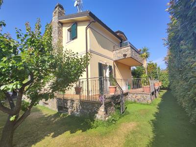 Villanova d'Albenga, Esclusiva Villa Indipendente con Giardino 
