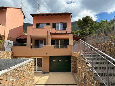 Cisano Sul Neva, Nuova Villa indipendente in Classe A con giardino.